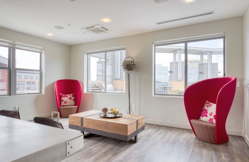 Jefferson Manor Apartment | Gorgeous Potomac Yard 2BR w/ W/D & Concierge, nr Airport, by Blueground