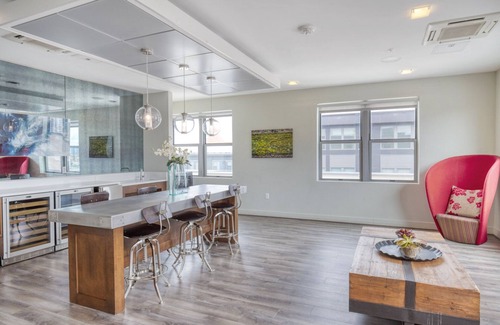 Jefferson Manor Apartment | Gorgeous Potomac Yard 2BR w/ W/D & Concierge, nr Airport, by Blueground