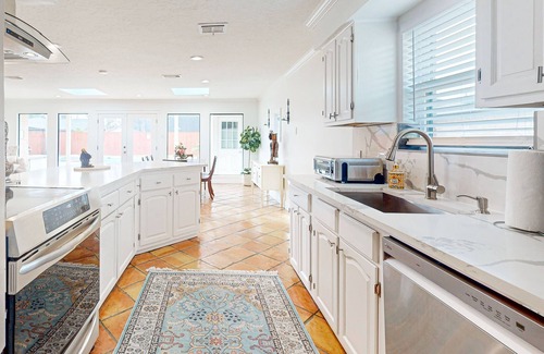 Chinatown House | Gorgeous private home with private pool and close to everything