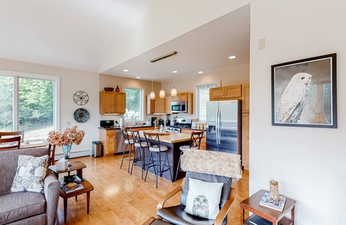 West Pawlet House | Gorgeous river access home with kayaks, balcony, full kitchen, & washer/dryer