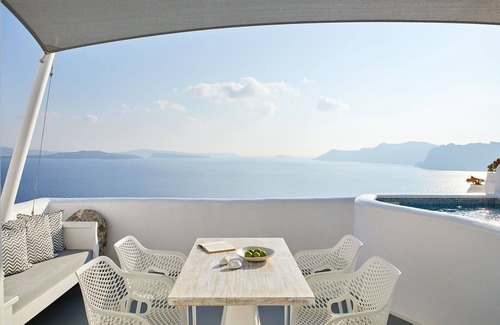 Oia Villa | Gorgeous Santorini Suite | Senior Suite | Breathtaking Caldera Sea & Sunset.