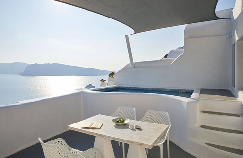Oia Villa | Gorgeous Santorini Suite | Senior Suite | Breathtaking Caldera Sea & Sunset.