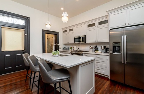 Old Louisville Villa | ~Gorgeous & Spacious Villa ~ Prime Old Louisville~