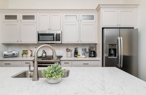 Old Louisville Villa | ~Gorgeous & Spacious Villa ~ Prime Old Louisville~