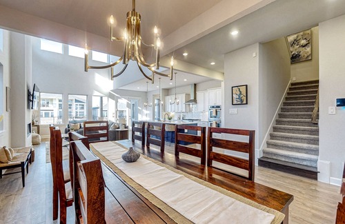 French Quarter House | Gorgeous Texas home with water views, high ceilings, balcony, streaming, & AC