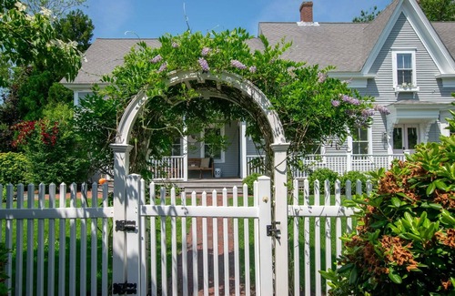 Harwich Port House | Gorgeous Traditional Home, Modern Amenities, Downtown Harwichport!