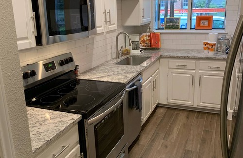 Far North Dallas Condo | Gorgeous updated condo with attached garage