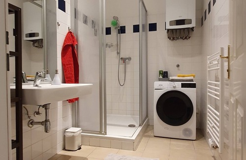Schottenfeld Apartment | Gorgeous Viennese Apartment/10 min to City Center
