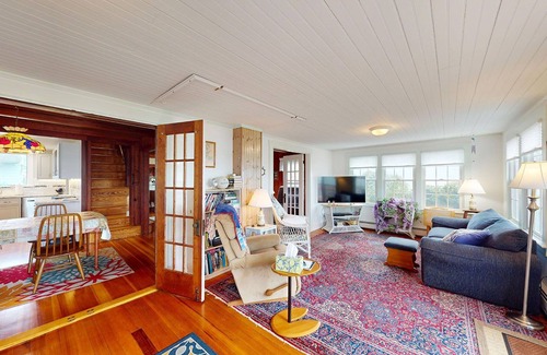 North Kingstown House | Gorgeous Waterfront Home in the Heart of North Kingstown