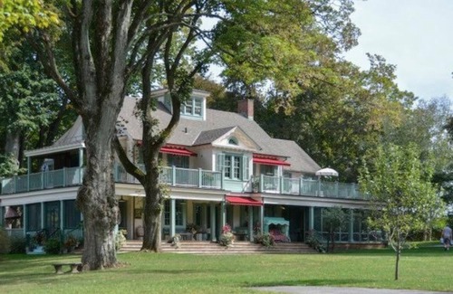 Lewisboro House | Gorgeous Westchester Home with Pool, Hot Tub, Steam Room & Tennis!