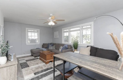 Northeast Virginia Beach House | GORGEOUSLY RENOVATED APT STEPS AWAY FROM THE BEACH