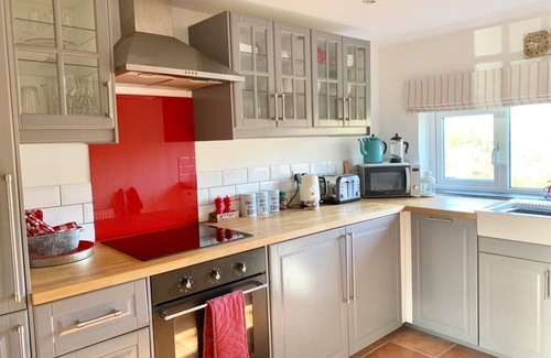 Pentrefelin Cottage | Gorlech Cottage at Ty'r Cae in the Brechfa Forest.