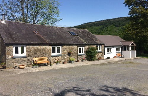 Pentrefelin Cottage | Gorlech Cottage at Ty'r Cae in the Brechfa Forest.