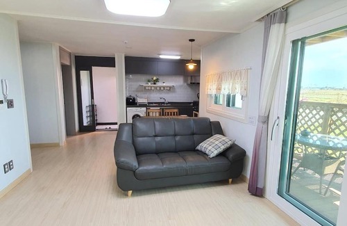 Hallim House | Gosan Irang