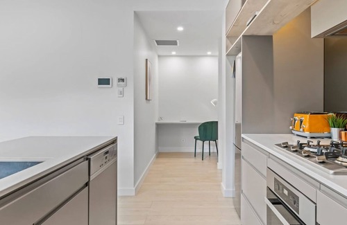 Gosford Apartment | Gosford Panorama Stadium & Water Views