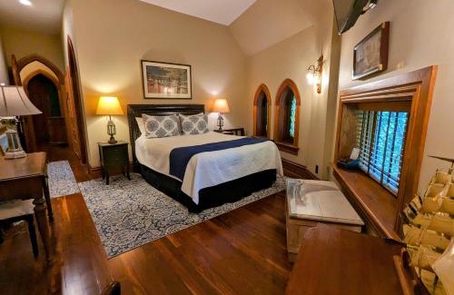 Clifton Heights Bed & Breakfast | Gothic Heights Inn