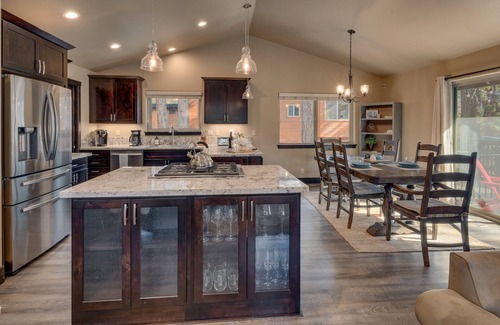 Montgomery Estates House | Gourmet Kitchen, 8 Mins to Heavenly/Beaches/Casinos, Grill, Wifi: Tree Top Lodge