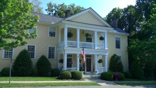 Russellville House | Governor's Corner Bed & Breakfast