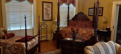 Russellville House | Governor's Corner Bed & Breakfast