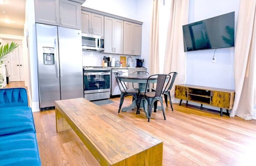 Treme Apartment | Governors Apartment - 2 bedroom - Steps to FQ