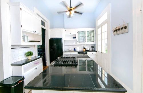 Treme House | Governors Mansion 5 bedroom-3 bath