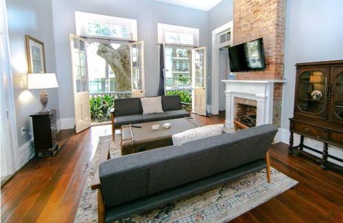 Treme House | Governors Mansion 5 bedroom-3 bath