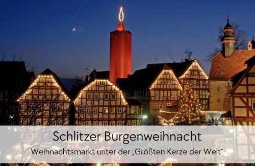 Schlitz Apartment | GRÄFIN AMALIA - Apartment in der historischen Hinterburg Schlitz - 2 Schlafzimmer - mit Aufzug, Parkplatz, E-Ladestation & Garten - nahe Fulda und Bad Hersfeld