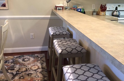 Central Myrtle Beach Condo | GR RATES! GR LOCATION! 2BEDRM w ELEVATOR, GOLF VIEW! FUN! APPRX 1 MILE TO BEACH!