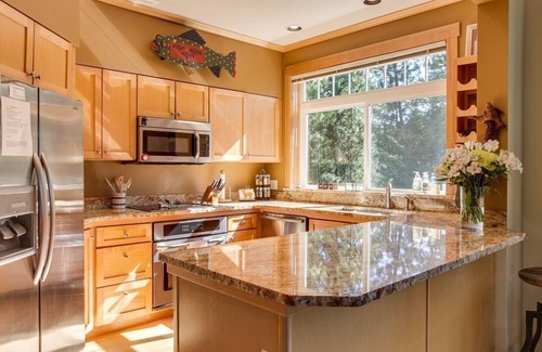 Leavenworth House | Gr8 Ski & Golf, Winter Wonderland near Leavenworth - 3 bedroom townhome!
