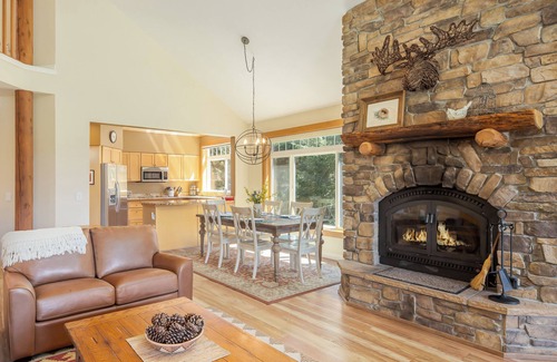 Leavenworth House | Gr8 Ski & Golf, Winter Wonderland near Leavenworth - 3 bedroom townhome!