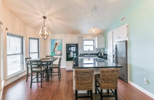 Galveston House | Grab your fishing poles and enjoy the view!