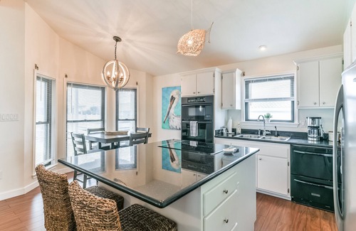 Galveston House | Grab your fishing poles and enjoy the view!