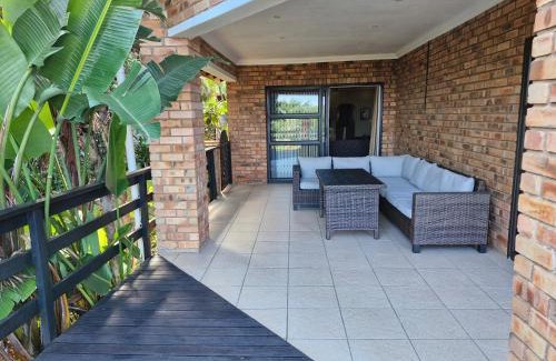 Port Edward House | Grace Avenue Townhouse & Studio