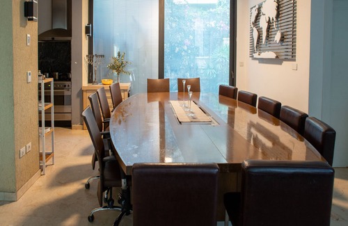 Holon House | Grace Holon Villa & Pool