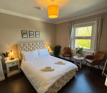 Tring House | Grace's Guesthouse Room 3
