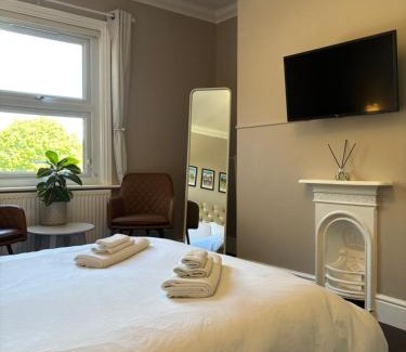 Tring House | Grace's Guesthouse Room 3