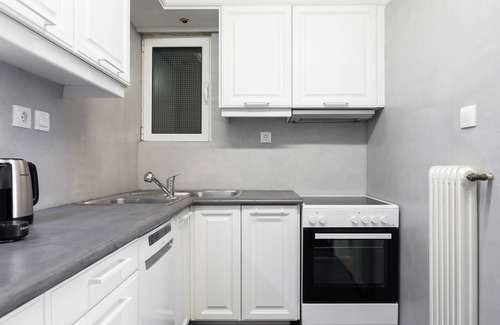 Palaio Faliro Apartment | Graceful 2BR Apartment in Paleo Faliro