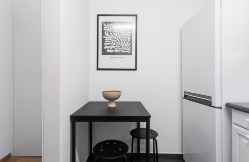 Palaio Faliro Apartment | Graceful 2BR Apartment in Paleo Faliro