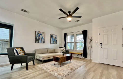 Austin House | Graceful Casita