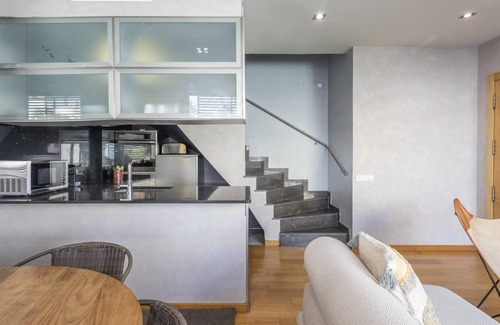 la Vila de Gracia Apartment | Gracia Penthouse: Pool and Terrace. Sleeps 6