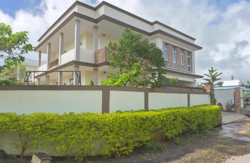 Beau Bois House | Gracious Haven - Fully Equipped Rooftop with private terrace house in Saint-Pierre, Moka