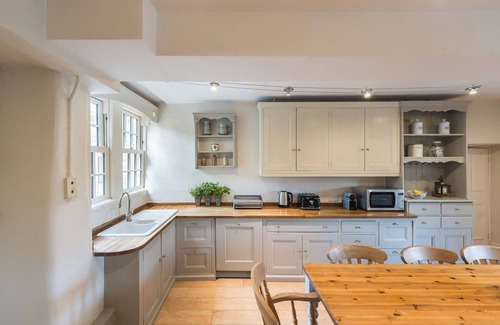 Starbotton House | Grade 2 listed country home sleeping 12 with hot tub and annex