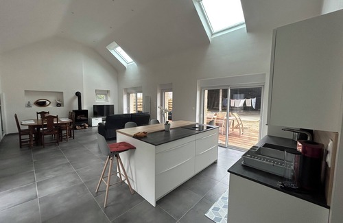 Plouneour-Brignogan-Plages House | Grande Maison en Pierres Rénovée à 1,5 km de la mer