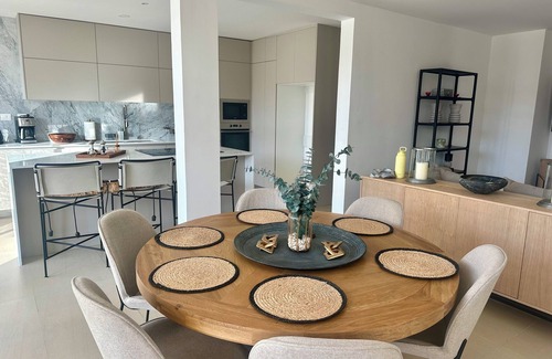 Campeche Apartment | Grand Suite Style Vacation Apartment With Pool and Lake View