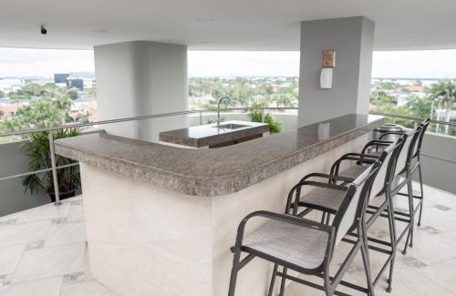 Samborondon Apartment | Gran Propiedad En Samborondon