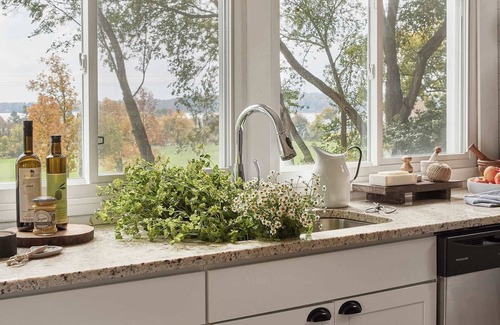 Waupoos House | Gran Roble - Charming Countryside Retreat