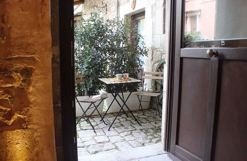 Monterosso Almo Cottage | Granary Cottage