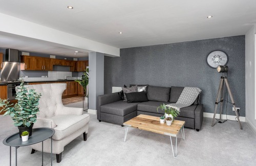 Ayr Apartment | Granary Suite No22 - Donnini Apartments