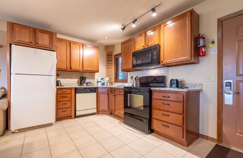 Silvercreek Condo | Granby Condo with Private Hot Tub