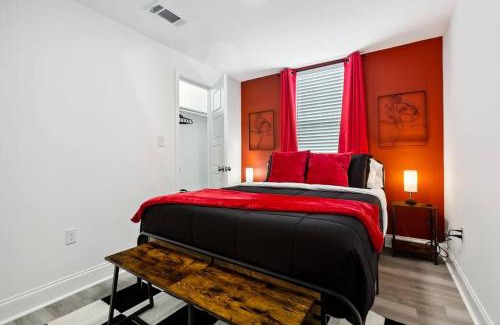 Saint Claude Apartment | Grand 10-Bedroom Oasis in NOLA